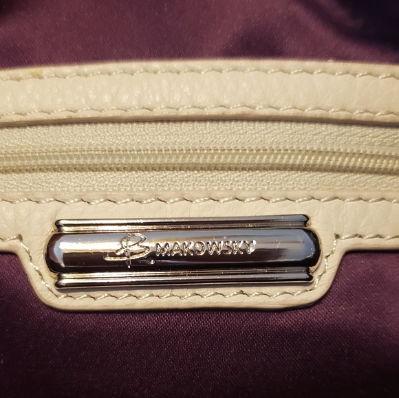B. Makowsky authentic handbag - Picture 3 of 8